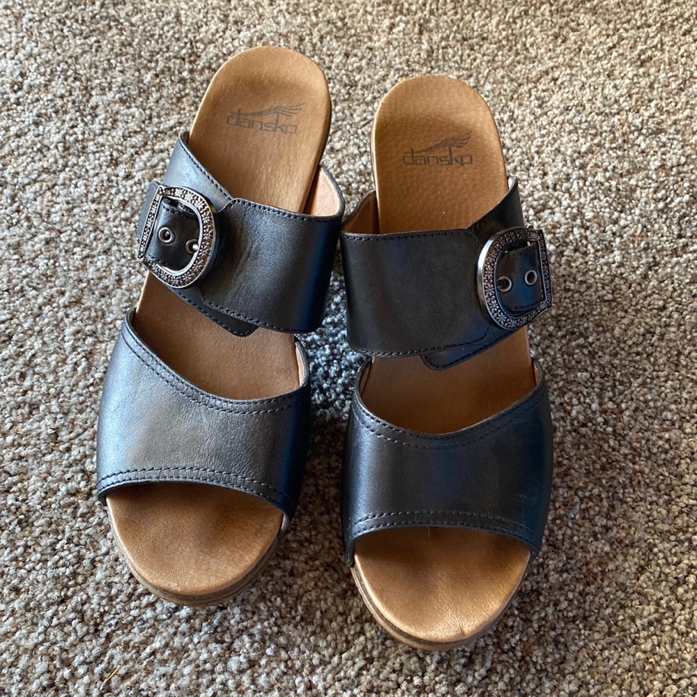 Dansko black sandal, size 41 (10.5)